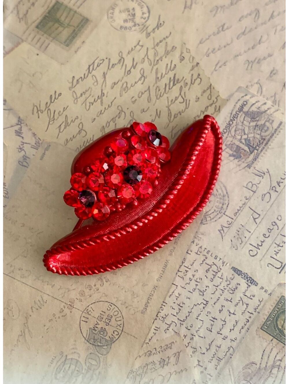 Vintage Signed Sparkling Red Rhinestone Hat Brooch Pin - Retro Glam Accessory